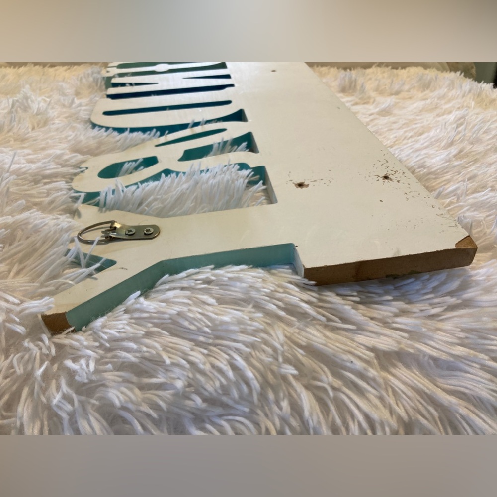 Laundry Sign w/hooks - Picture 5 of 6